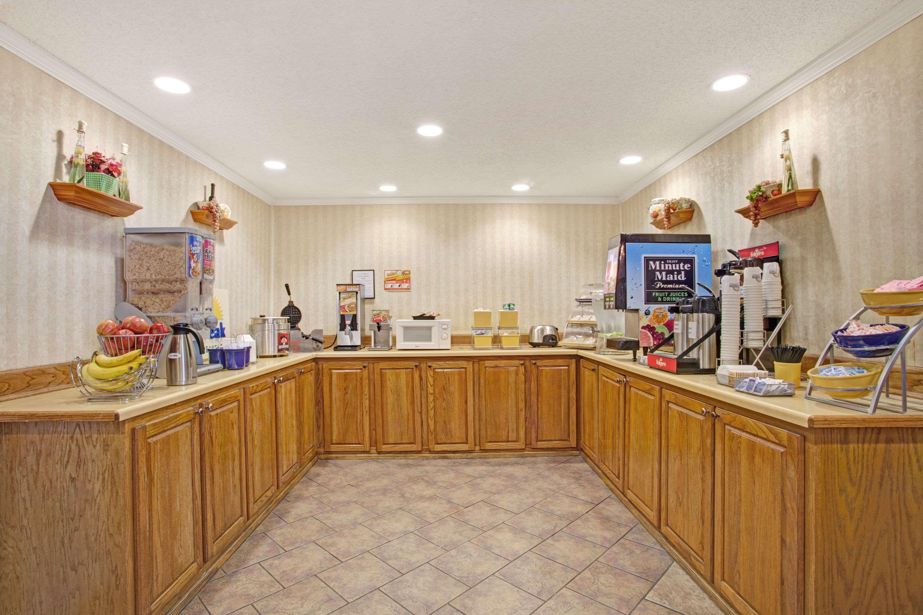 Days Inn & Suites By Wyndham Collierville Germantown Area Dış mekan fotoğraf